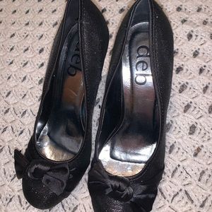 Deb High Heels With A Bow